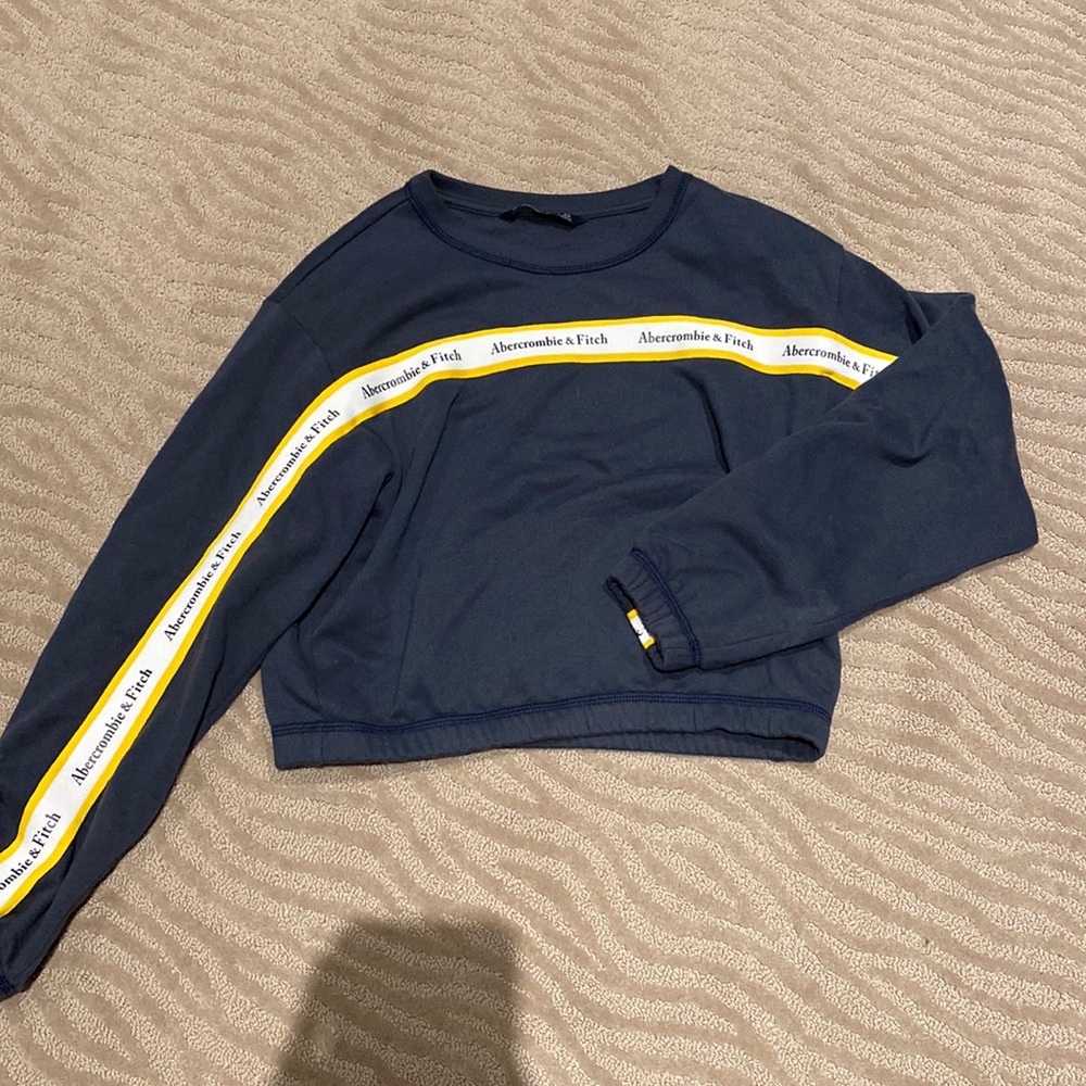 ambercrombie crewneck